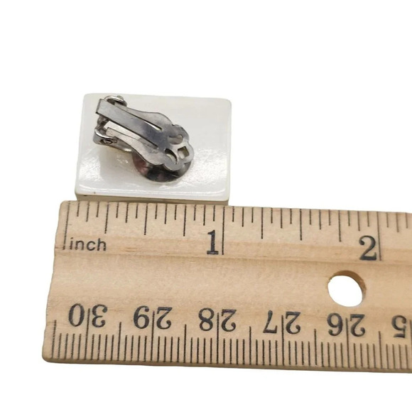 Clear Silver Confetti Lucite Earrings Silver Tone Clip on Closure Vintage - Picture 4 of 4